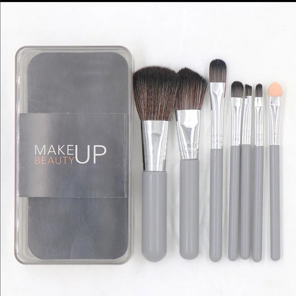 New! 7 pieces makeup brush set with box